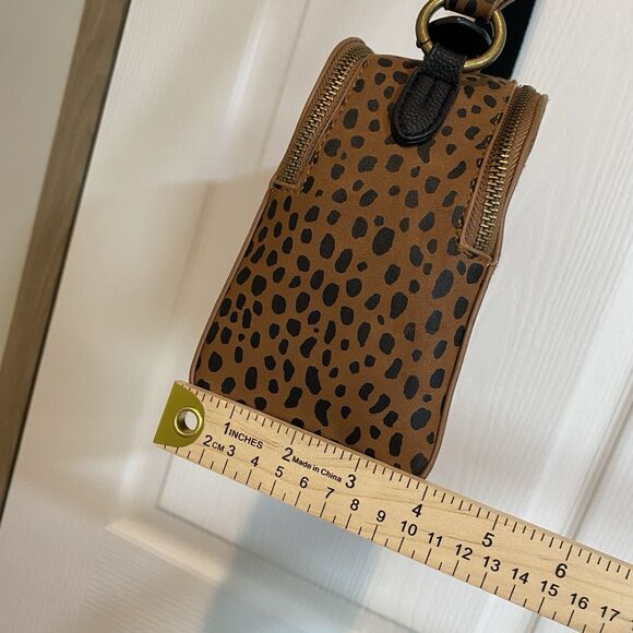 Universal Thread Leopard Print Crossbody Bag Womens Faux Leather  Compartments - Picture 14 of 15